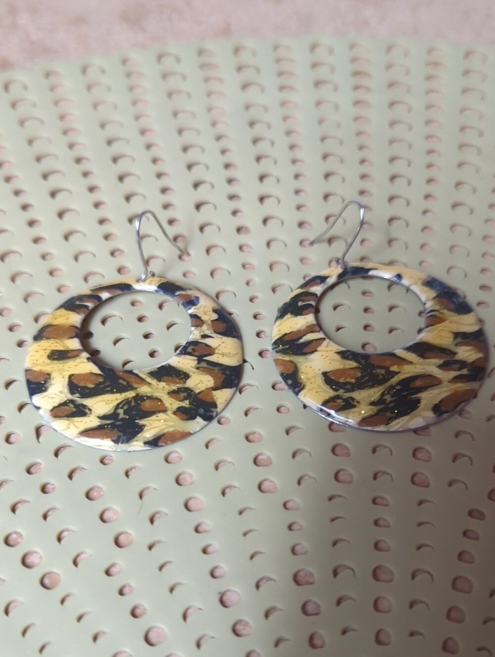 Source Unknown Leopard Pattern Hoop Earrings in Yellow and Black